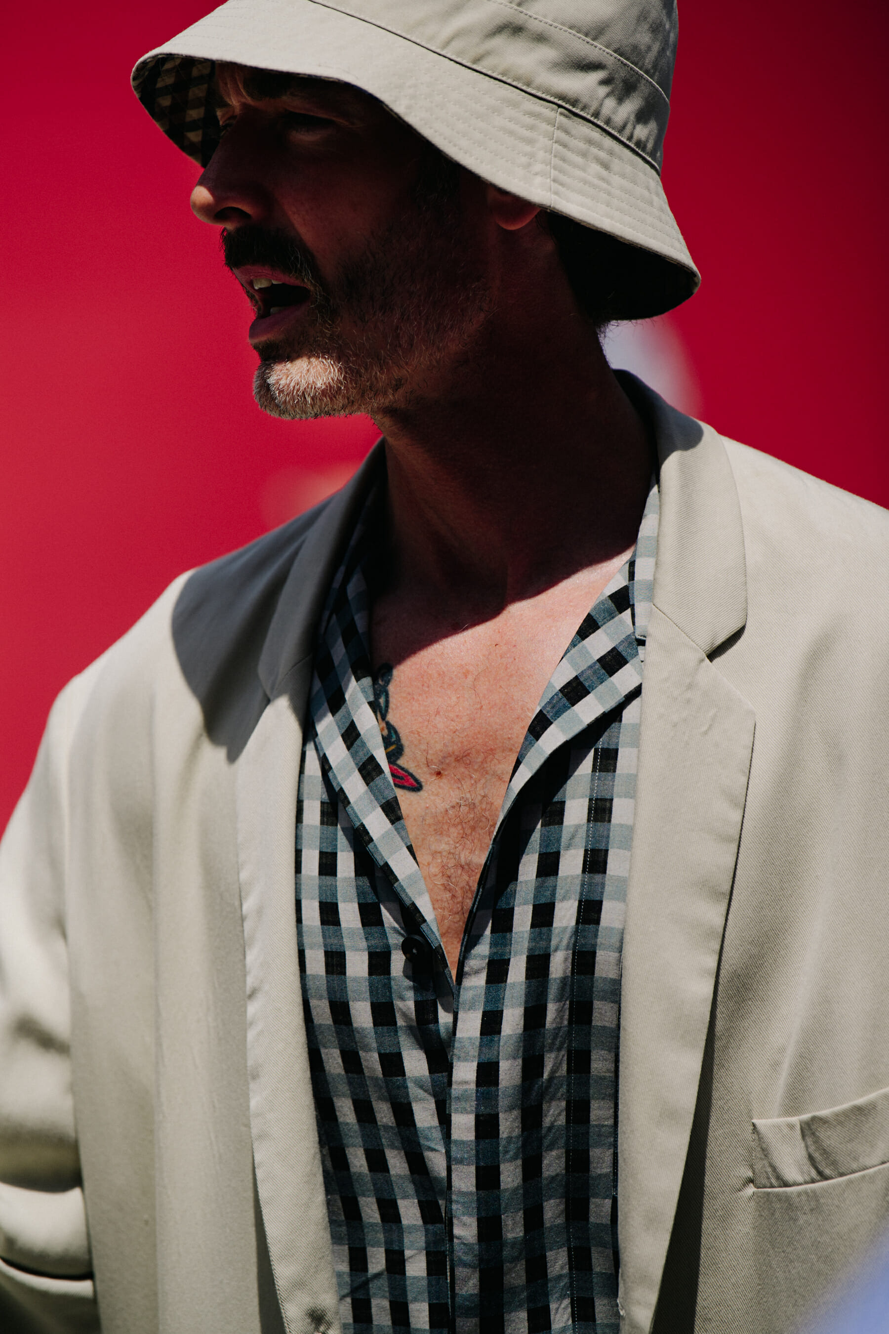 Model wearing bucket hat