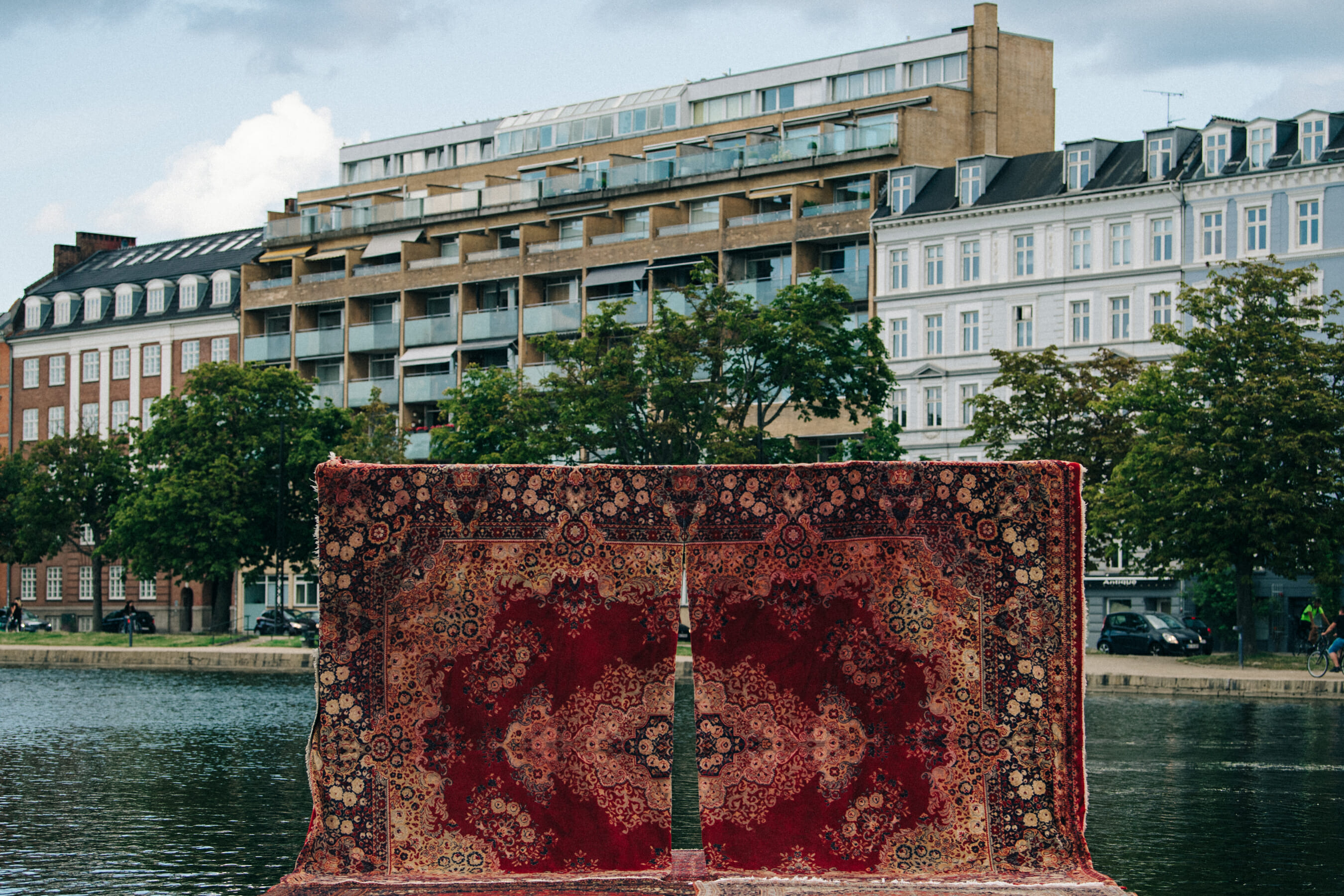 Floating carpets at 7 Days
