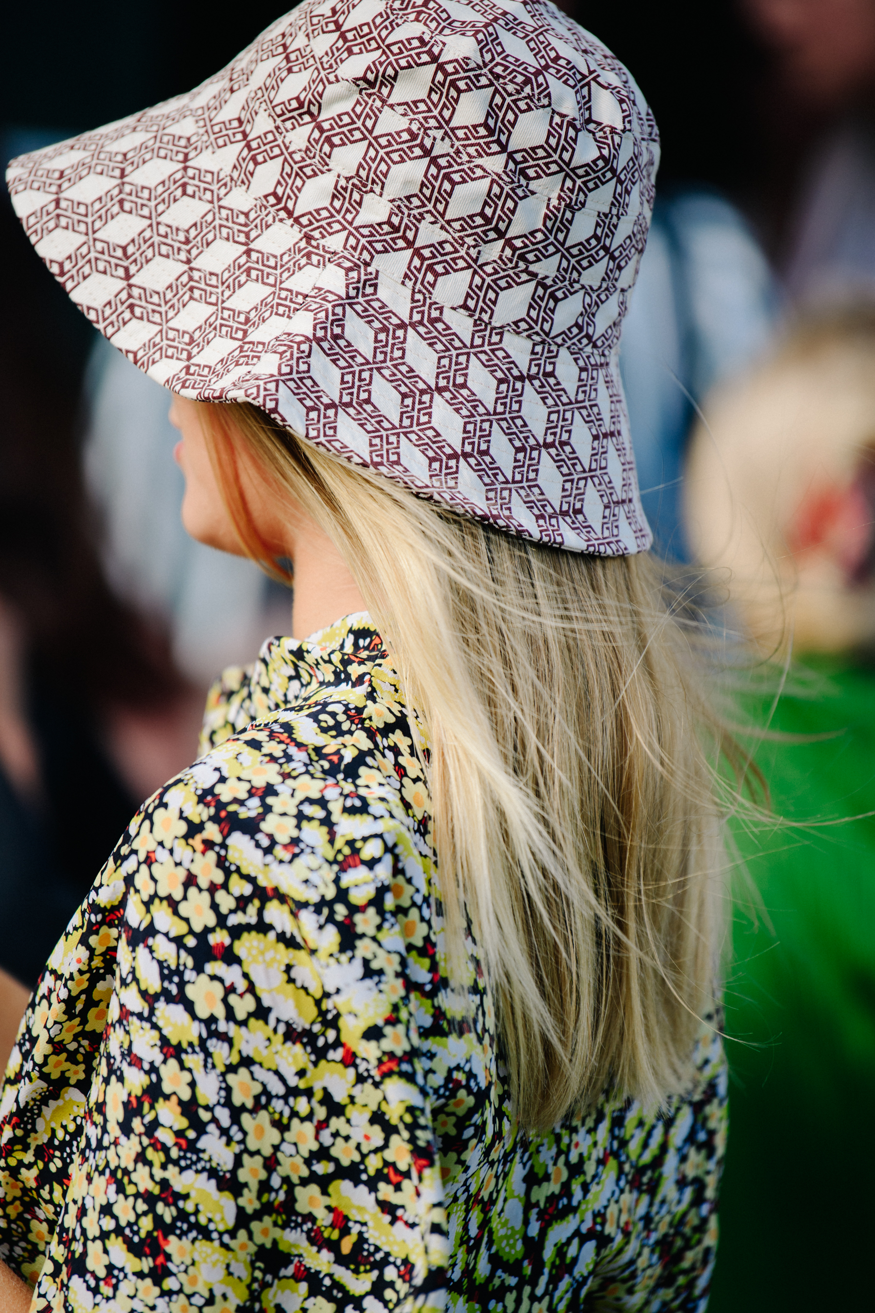 Woman wearing pattern hat