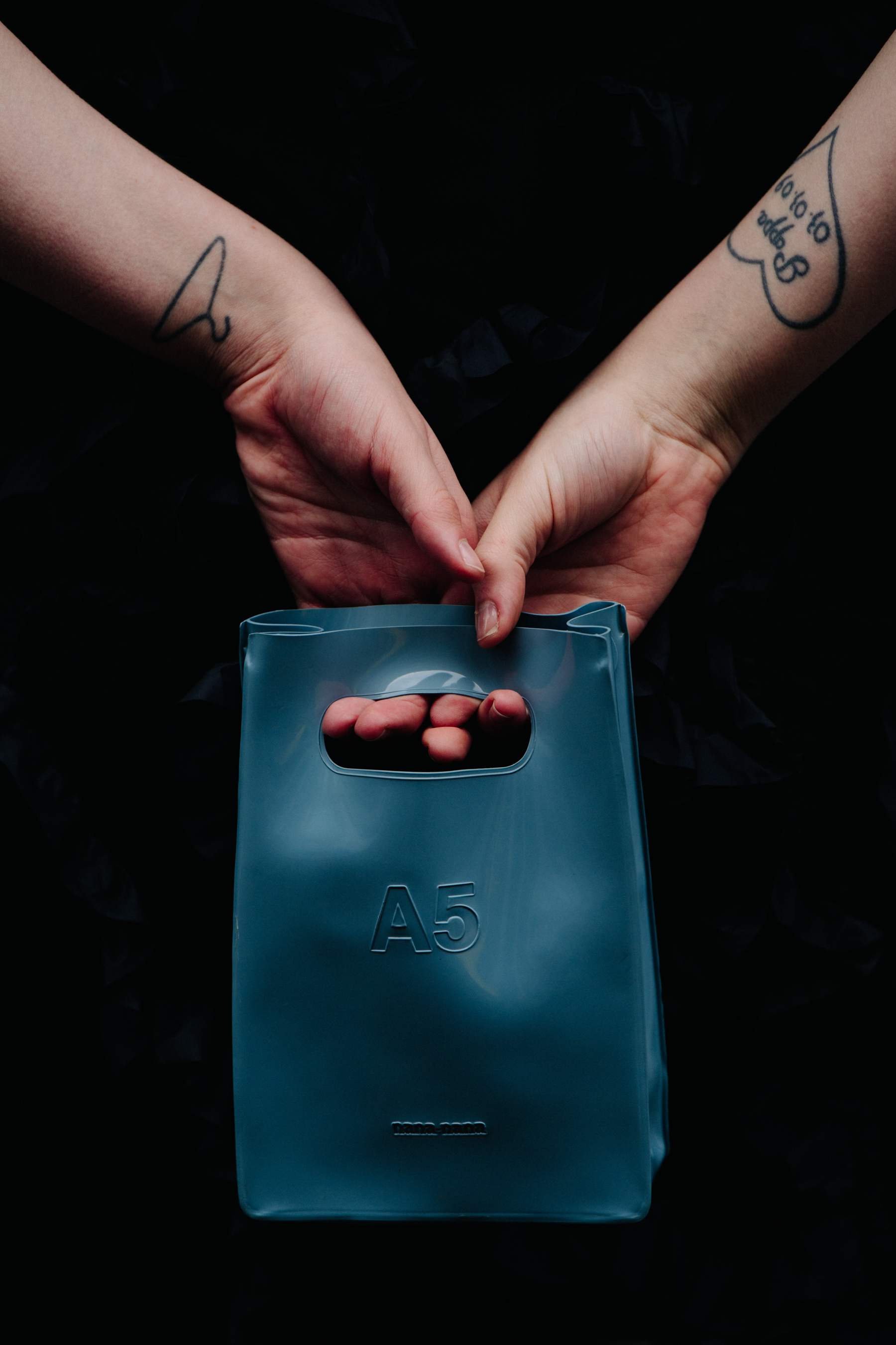 Woman carrying Nana Nana bag