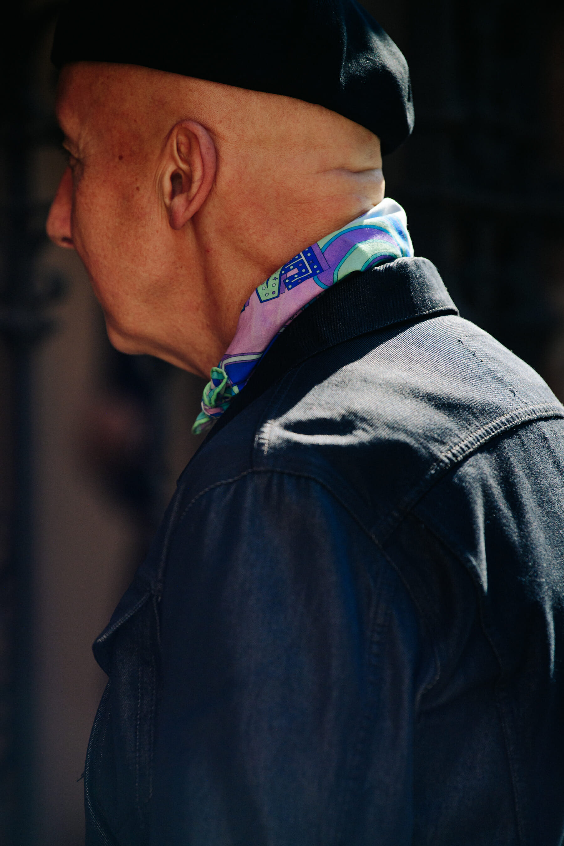 Man wearing pattern neckerchief