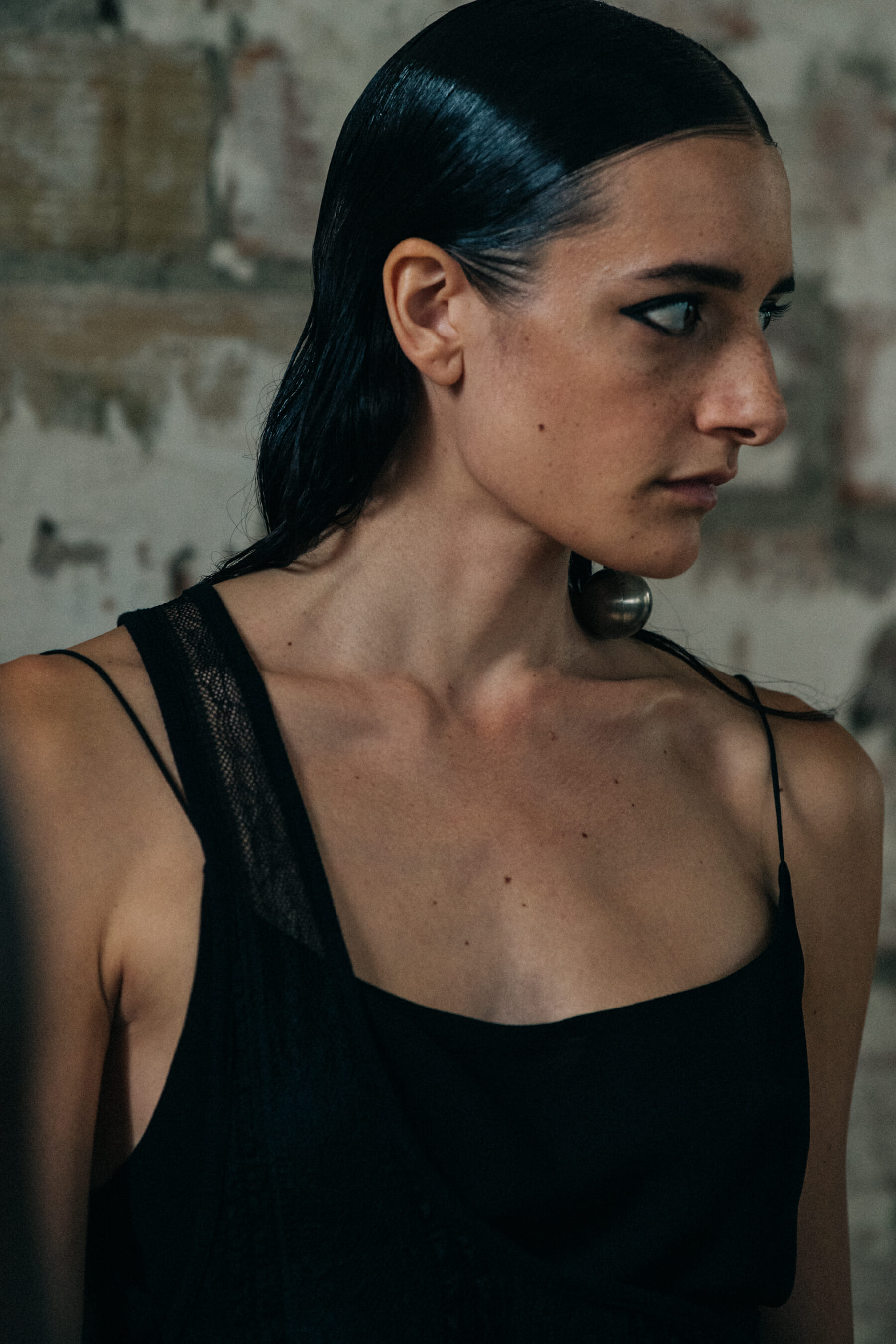 Models wearing black at Ann Demeulemeester