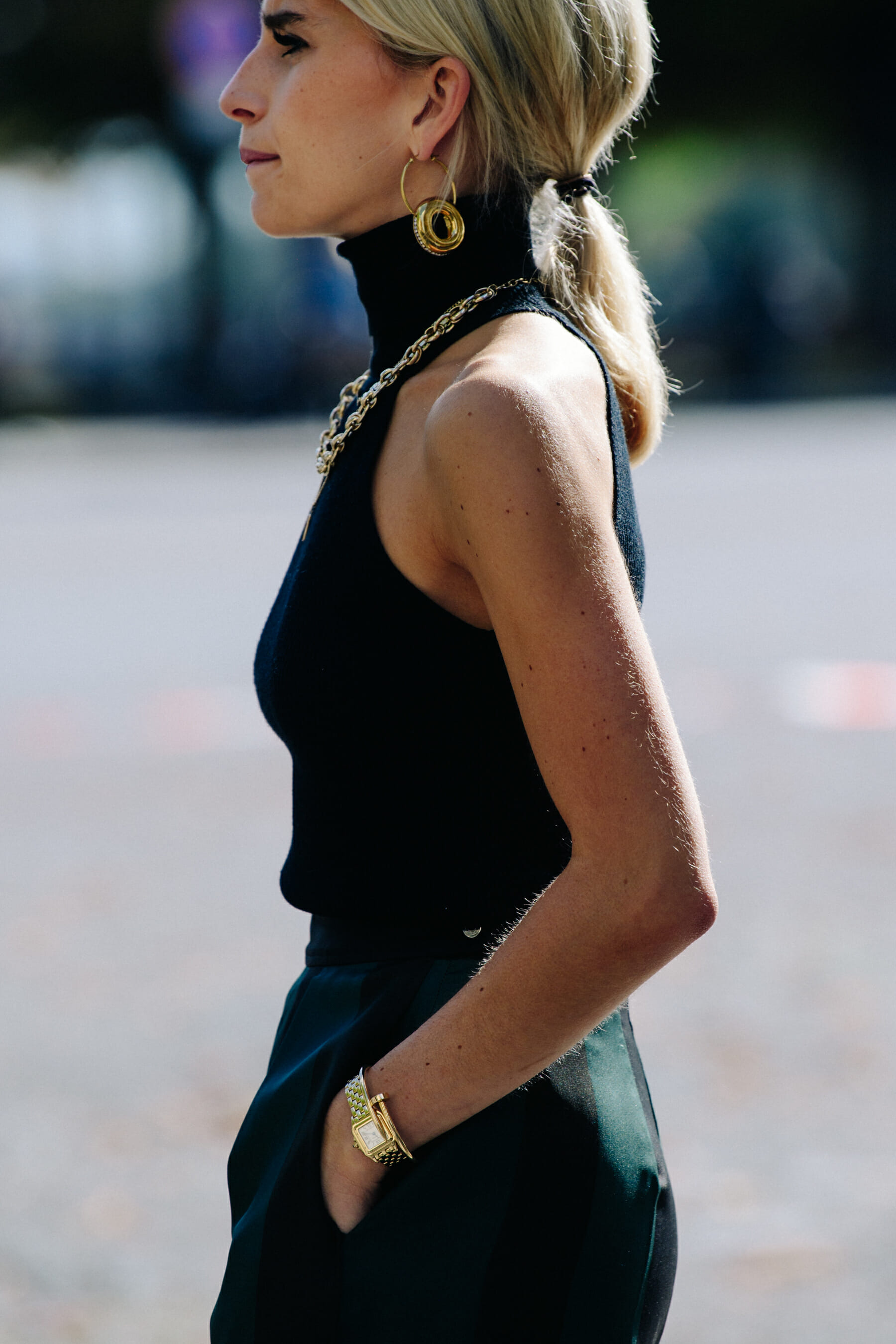 German woman wearing silver chain