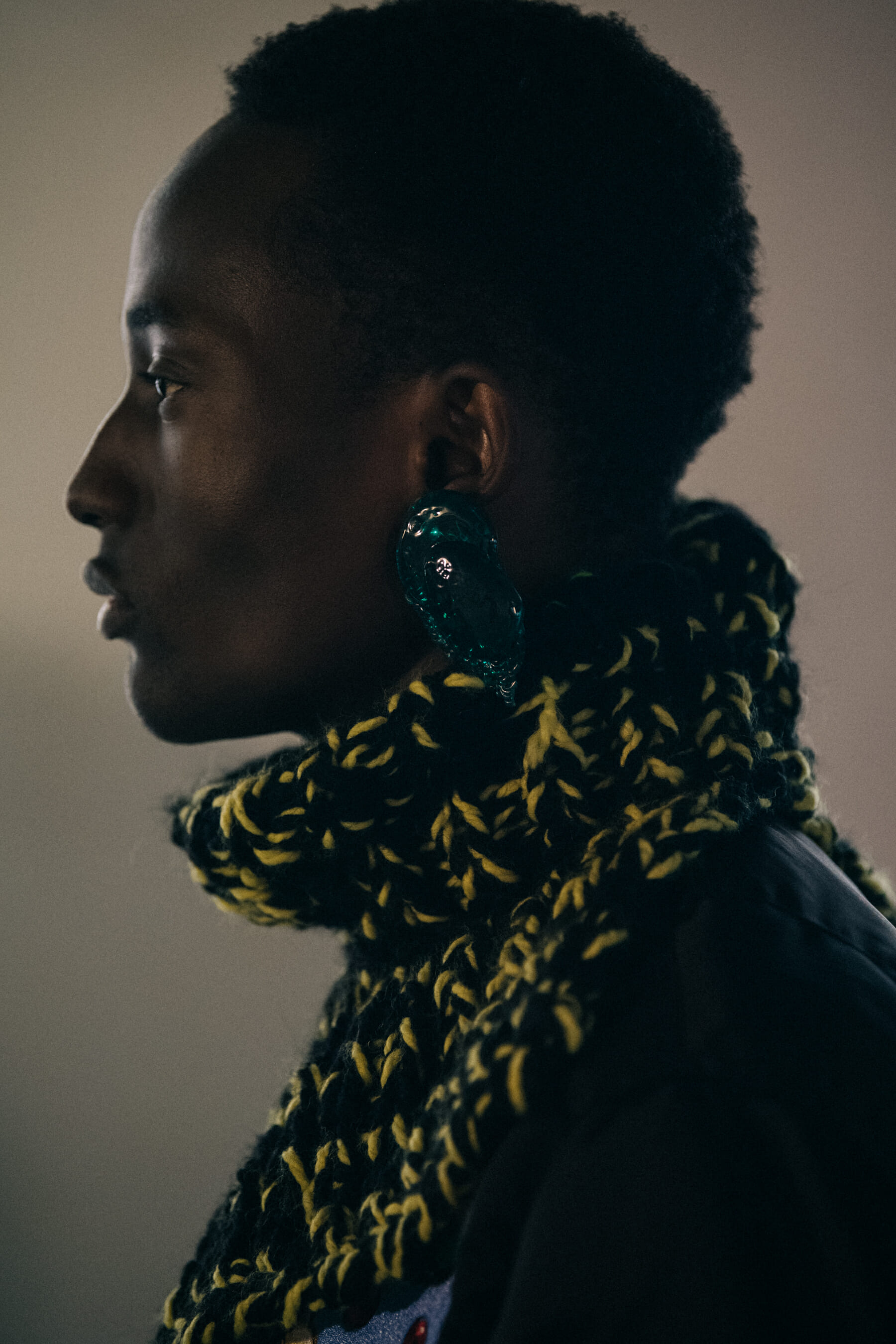 Model wearing Etudes earring