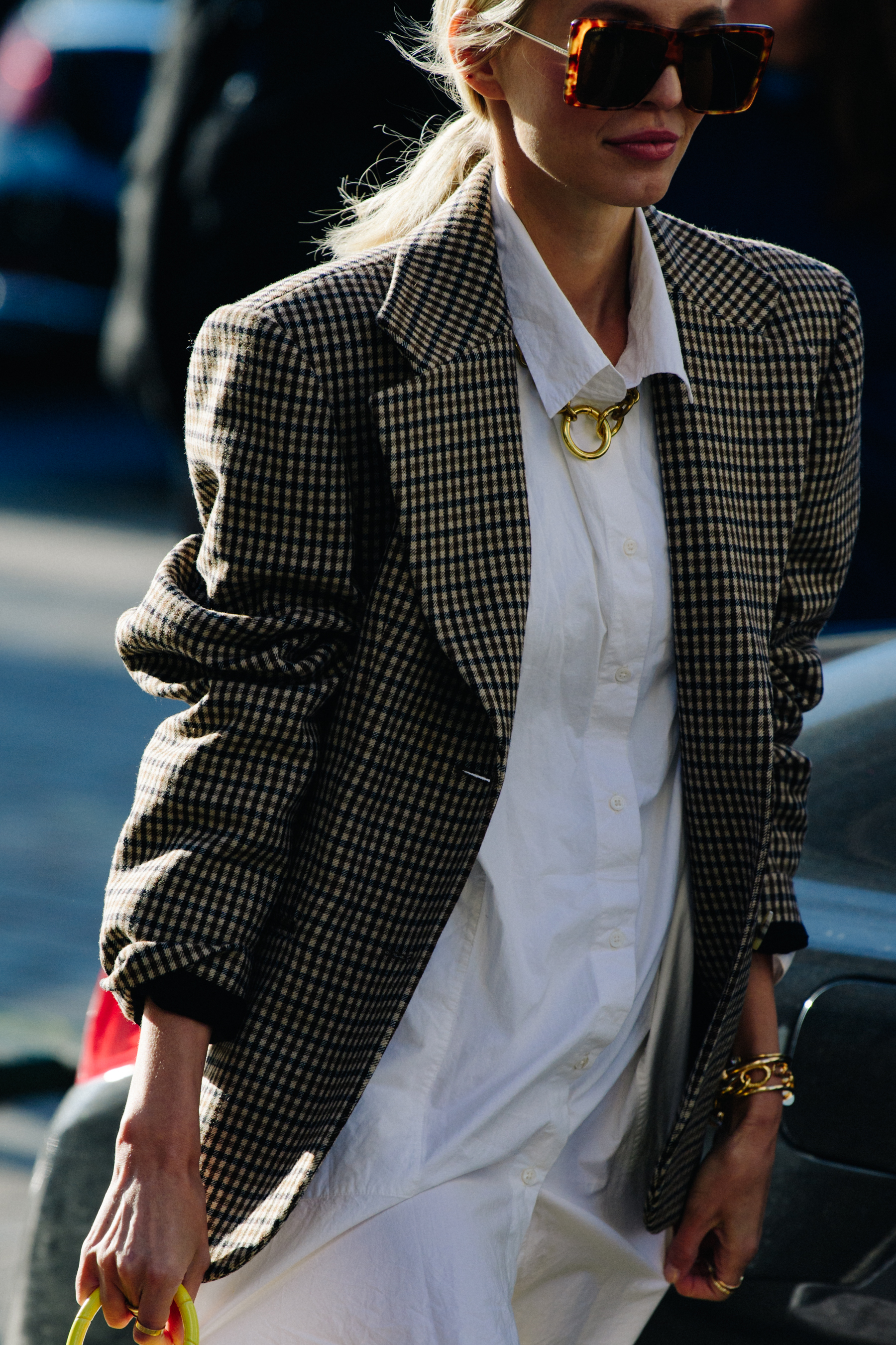 Woman carrying Jacquemus bag