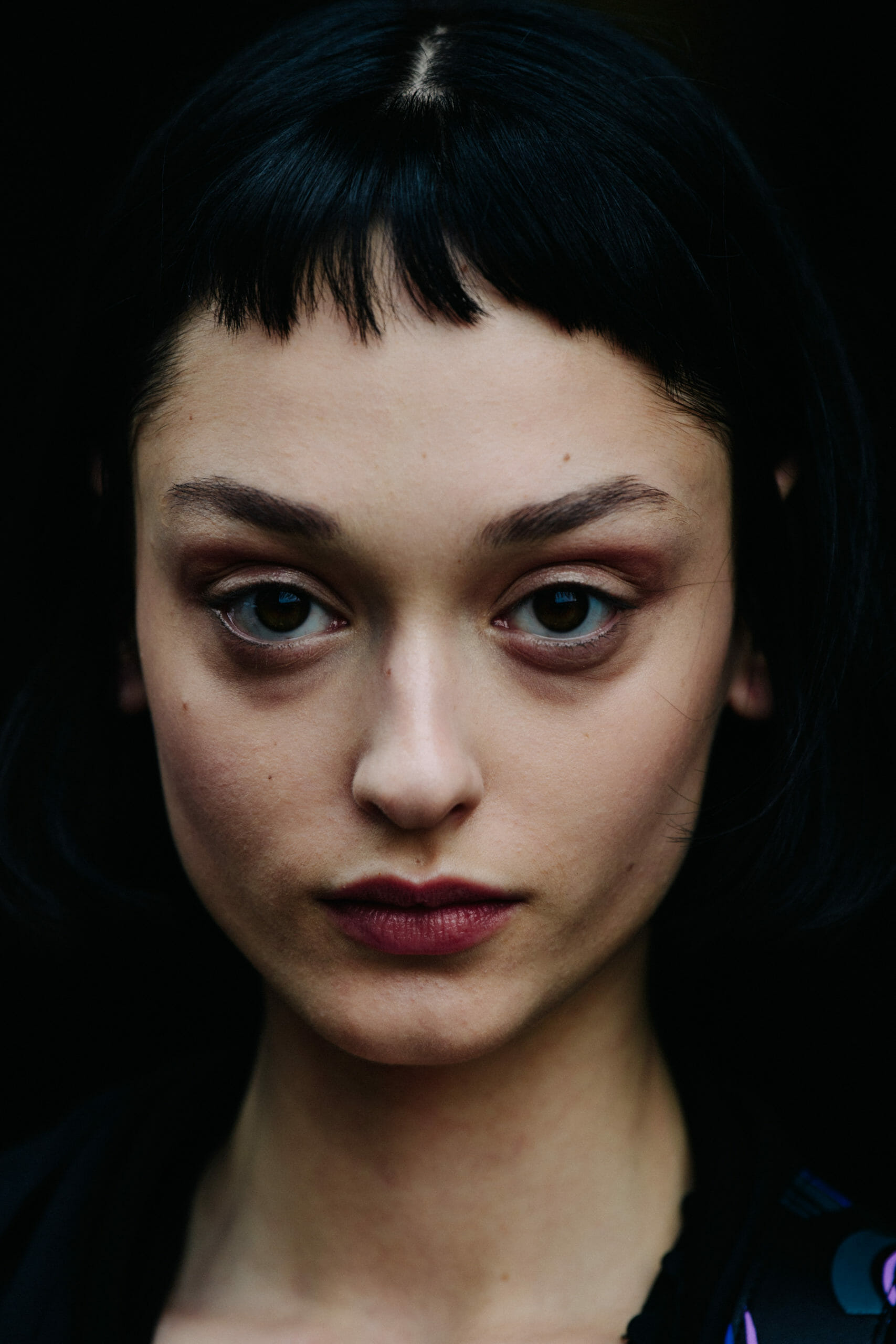 Model with short fringe