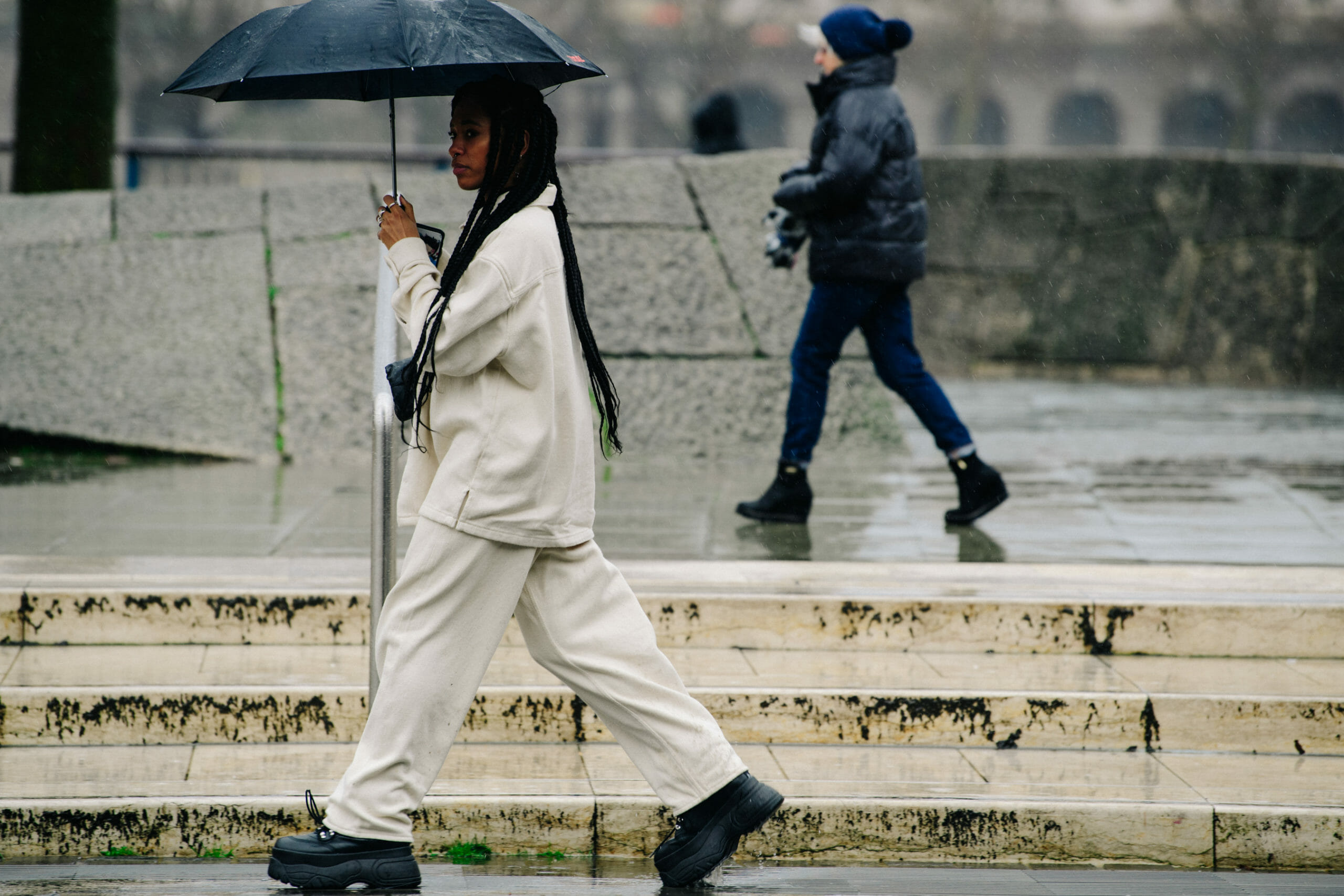 Woman wearing light outfit