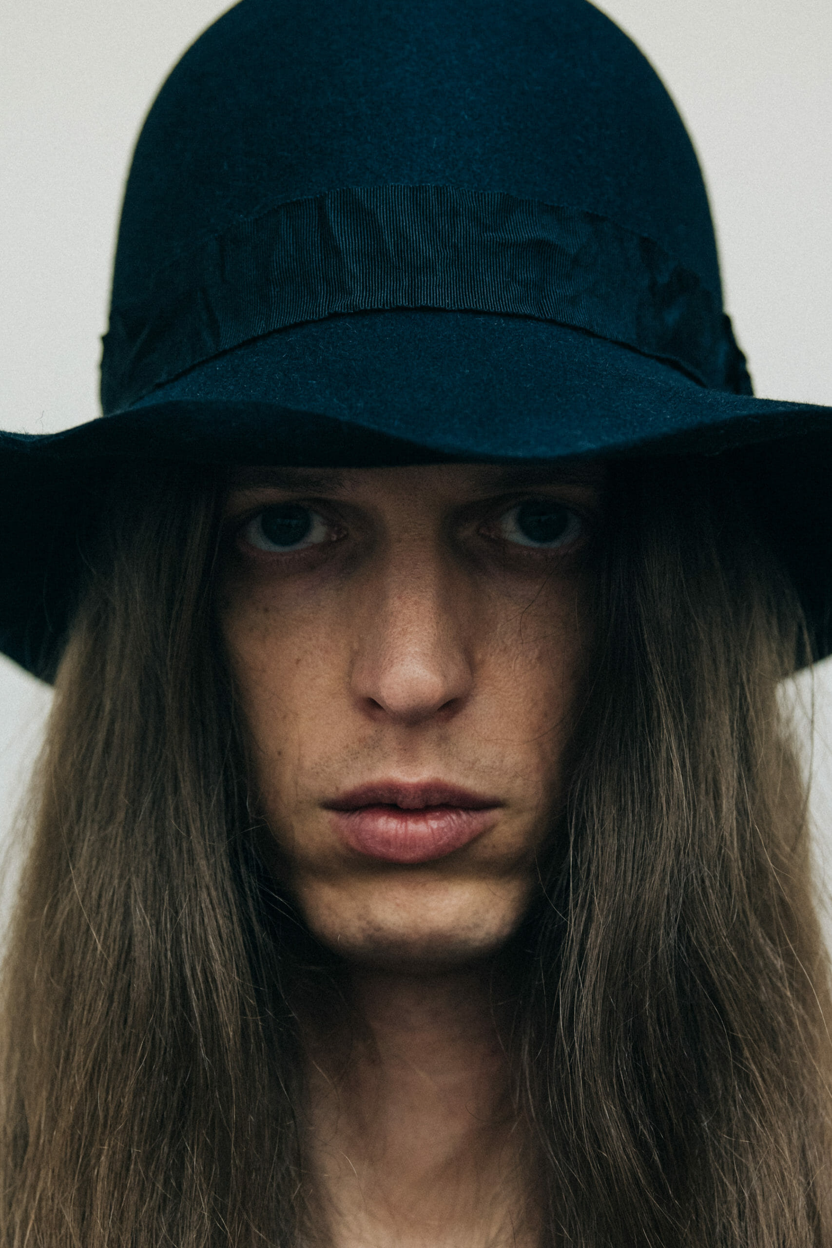 Models wearing BED jw FORD hats