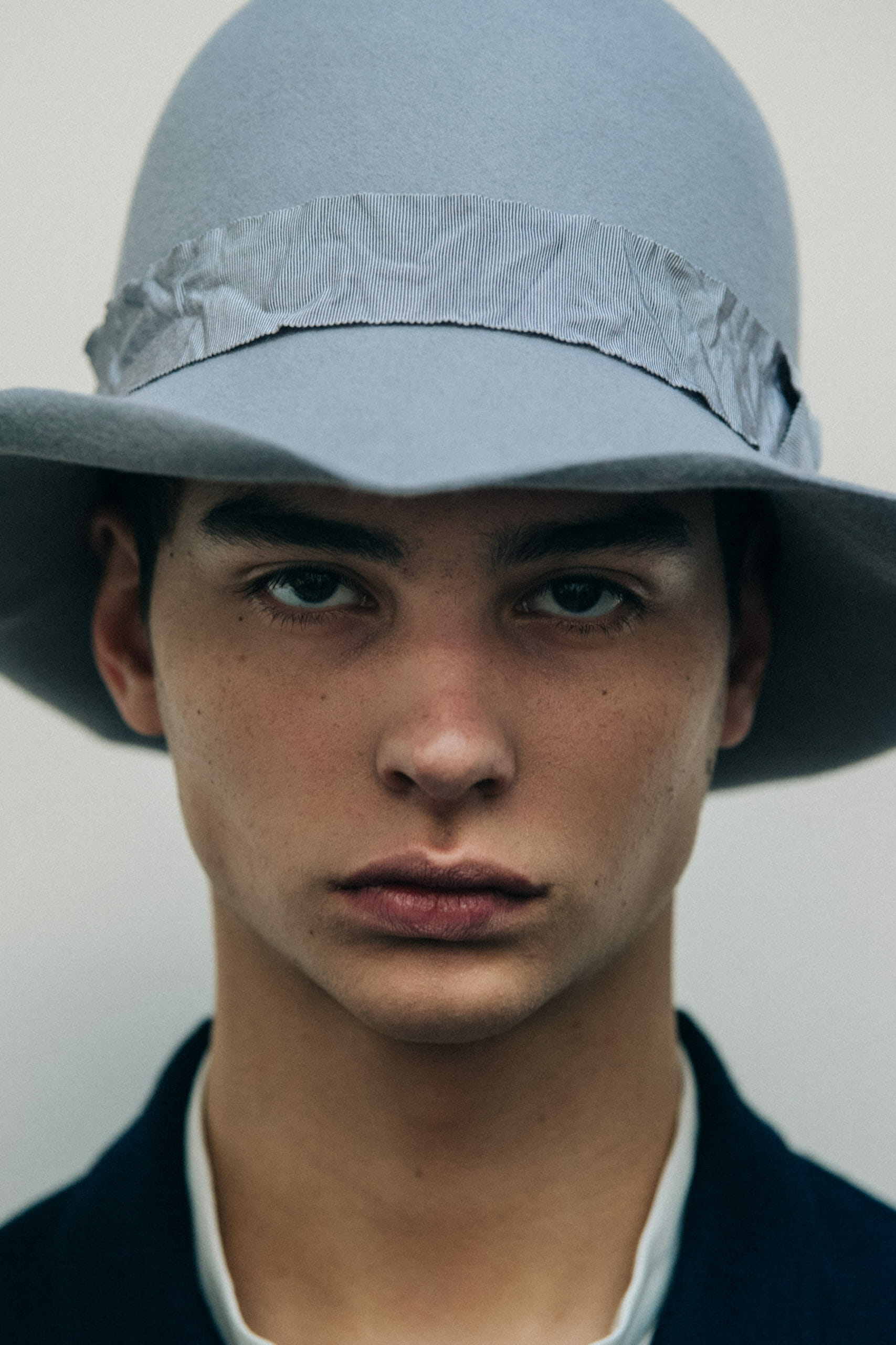 Models wearing BED jw FORD hats