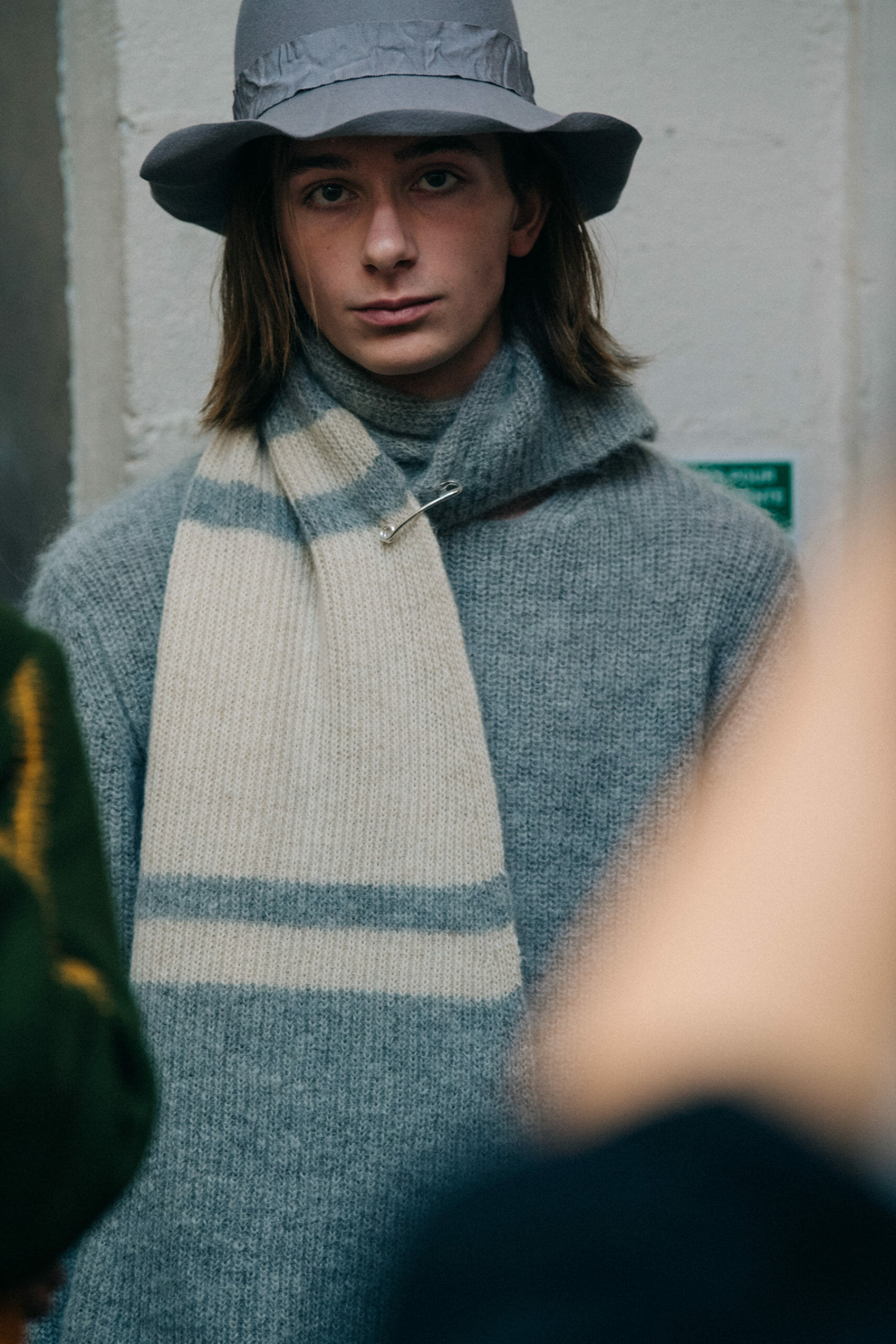 Models wearing BED jw FORD hats