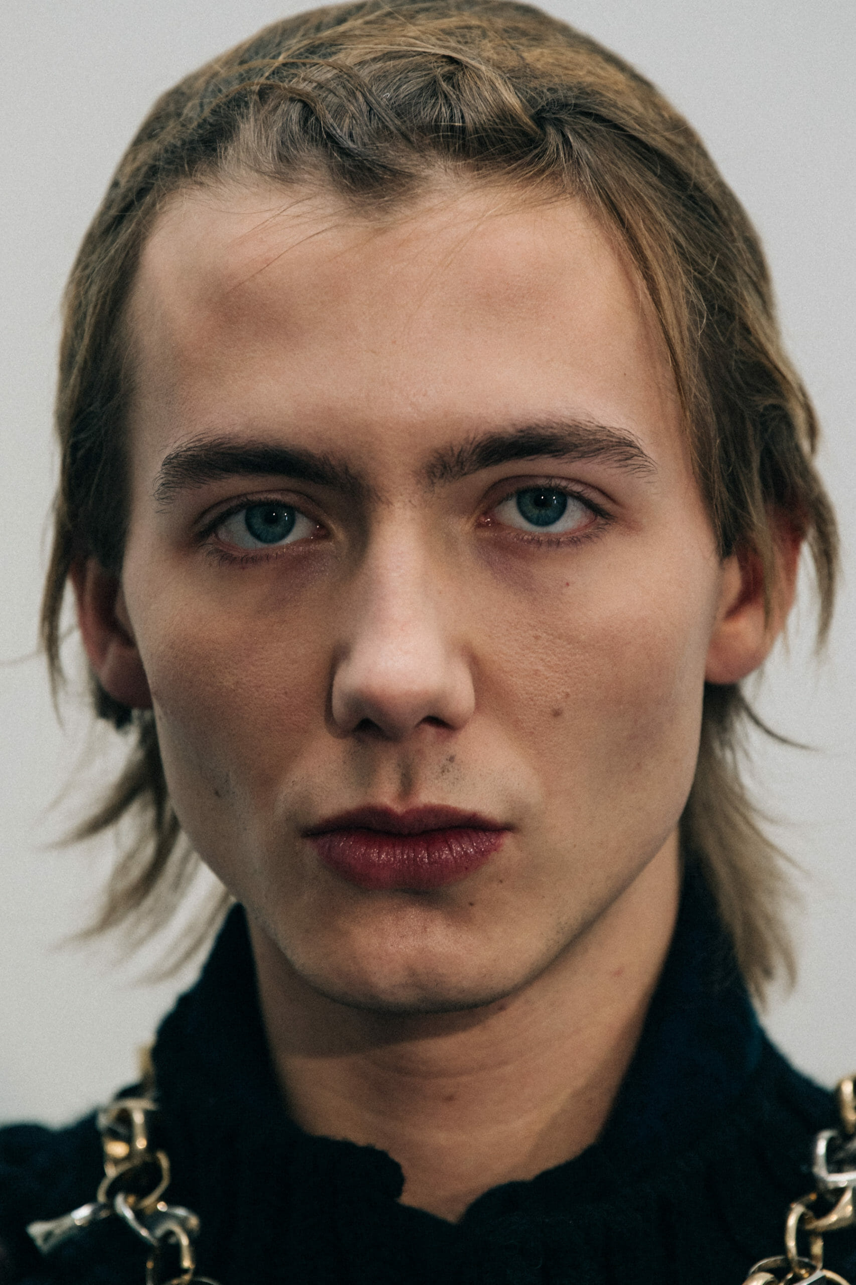 Model wearing black at Sacai