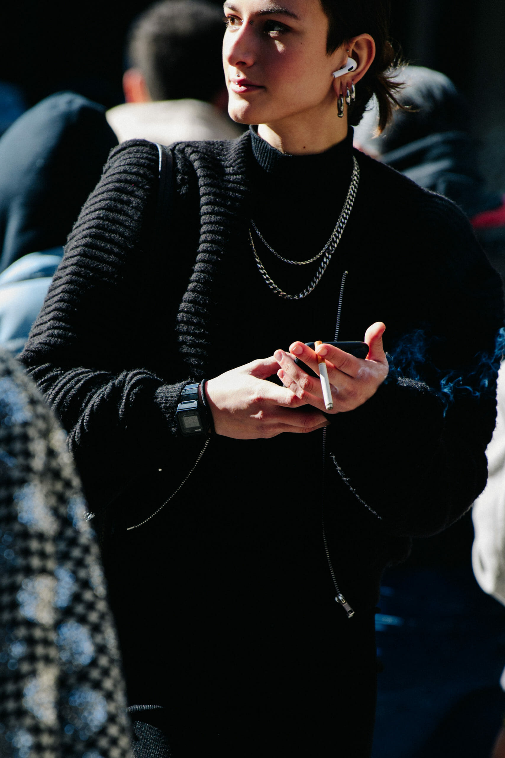 Model using AirPods