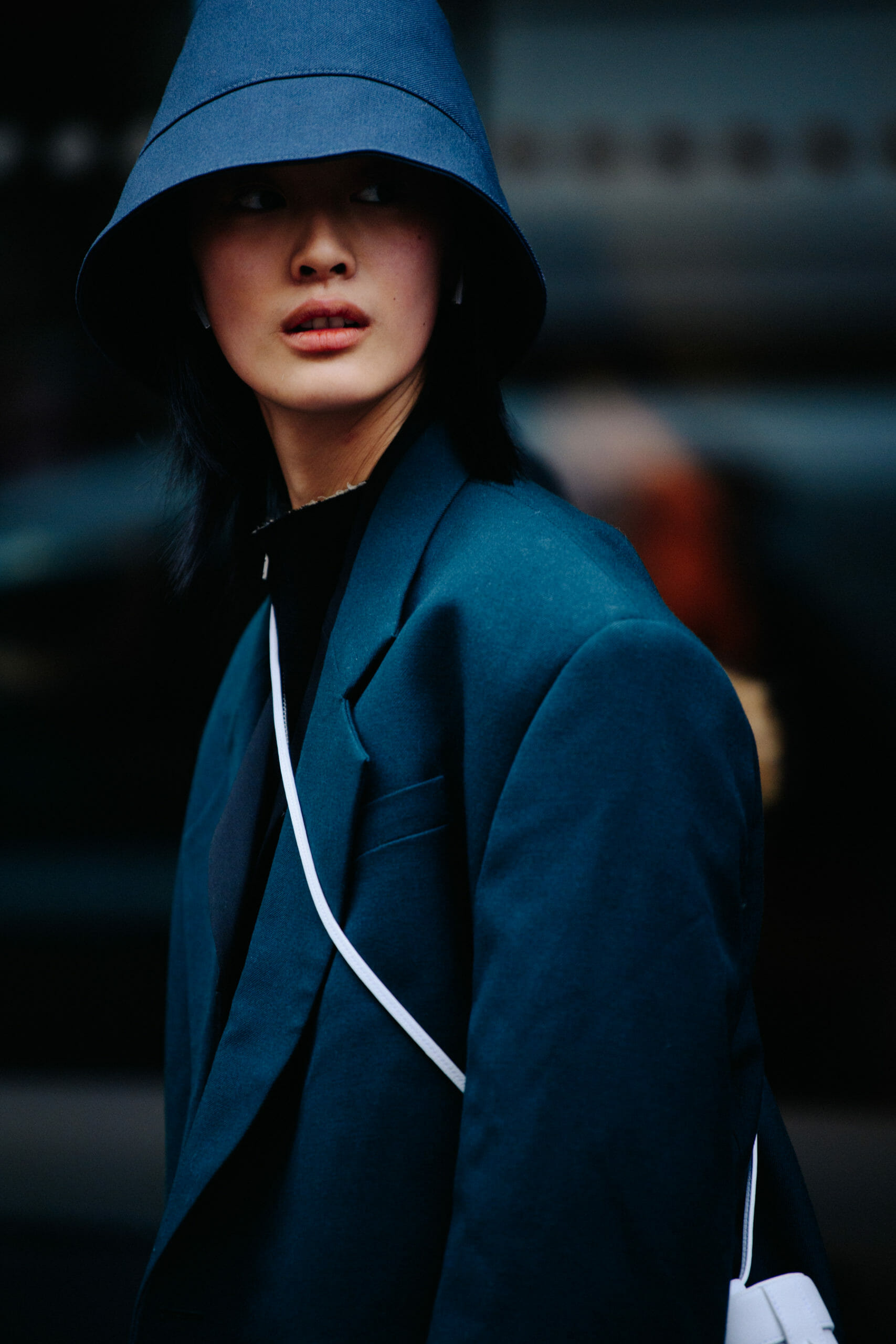 Woman wearing bucket hat
