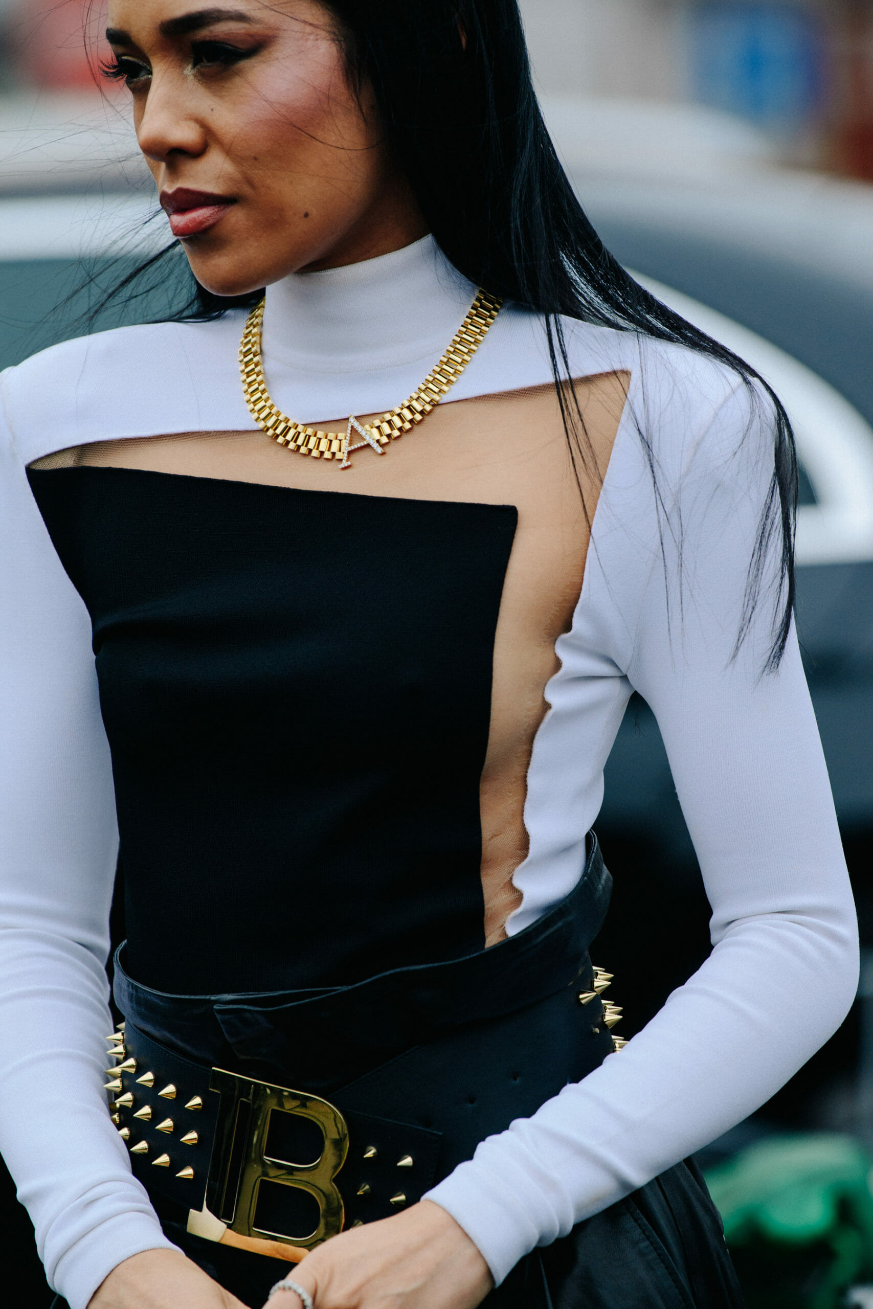 Woman wearing gold chain