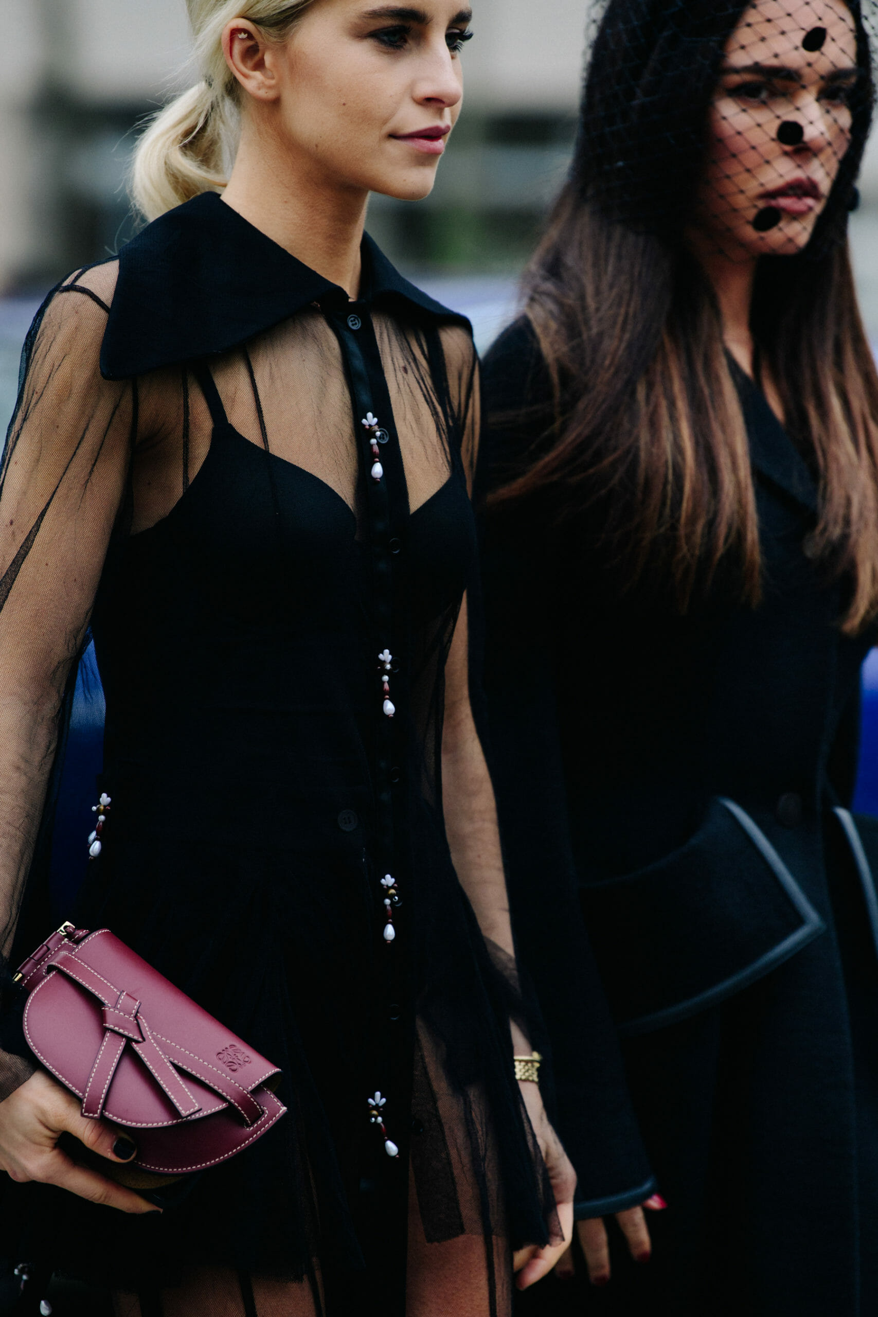 German blogger wearing lace dress