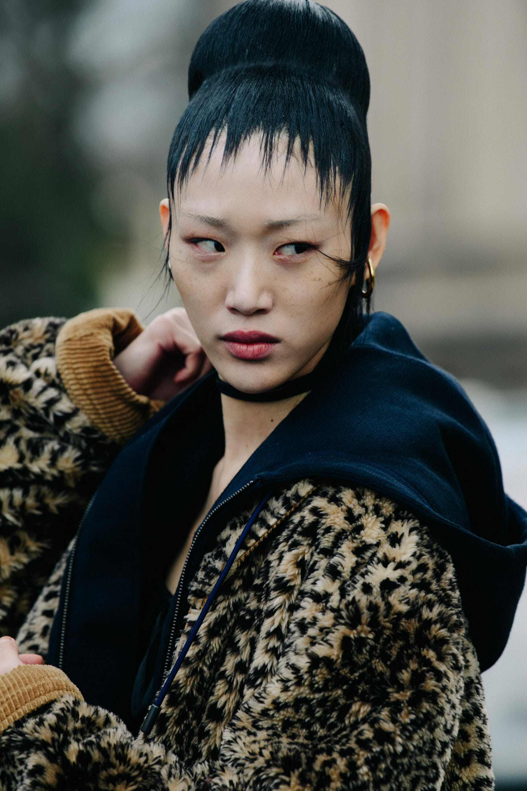 Korean model wearing show hair
