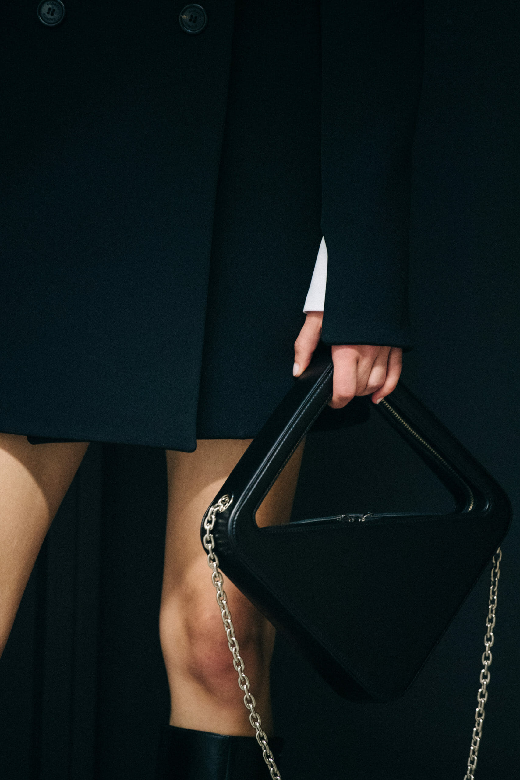 Model carrying Coperni bag