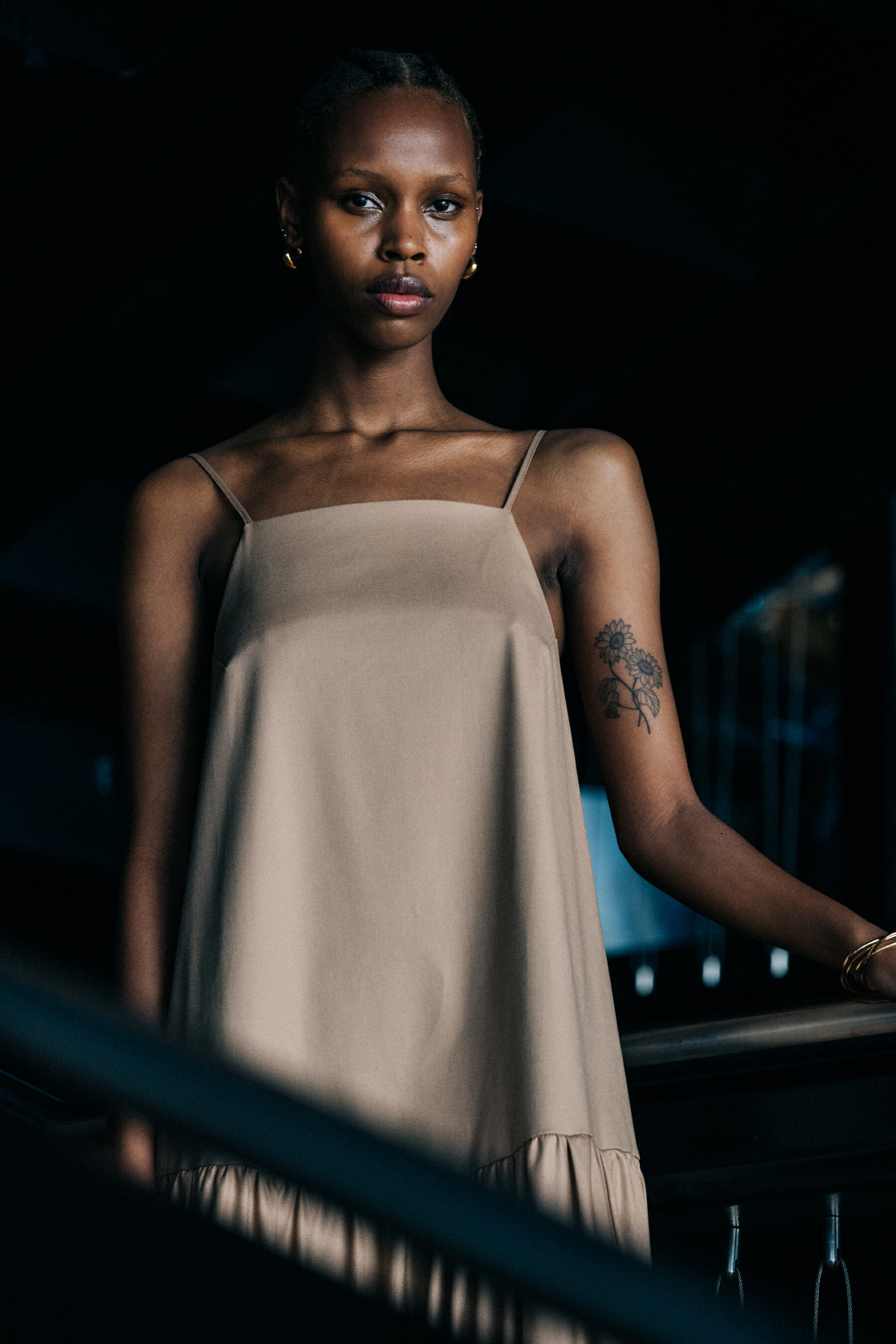 Model backstage
